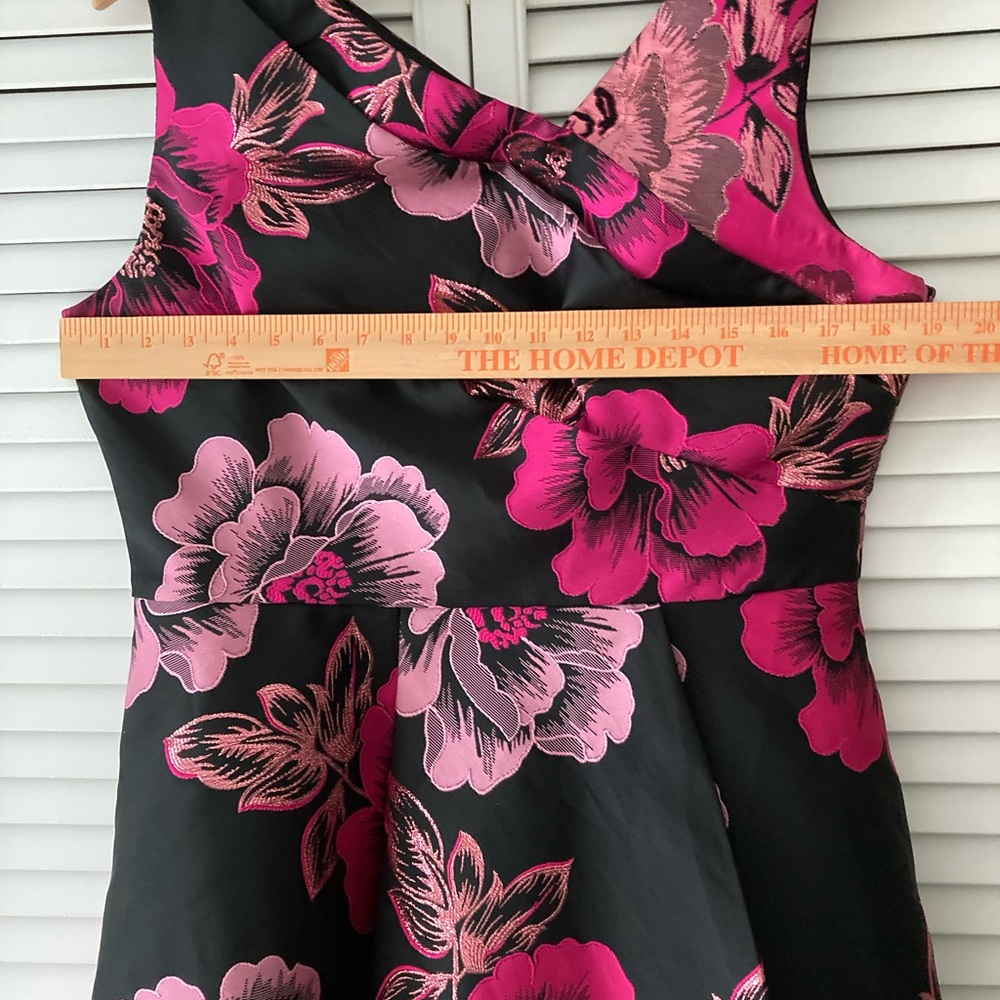 Adrianna Papell floral jacquard hight-low hem Pink and Black Floral Dress - Picture 8 of 14